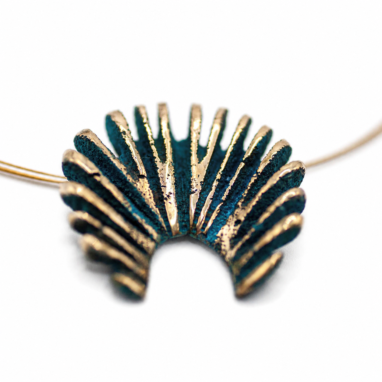 Dissipation Necklace