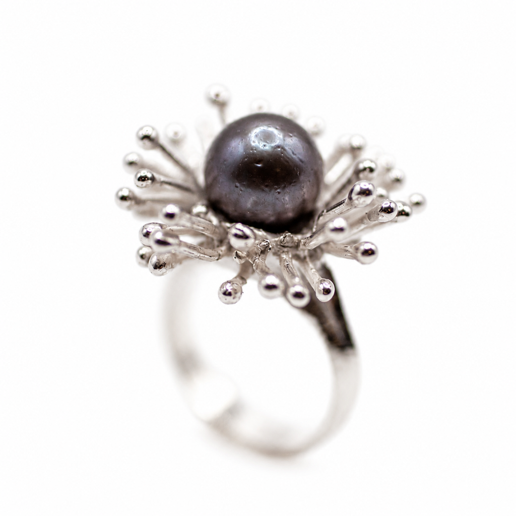 Anemona Pearl Ring