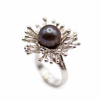 Anemona Pearl Ring