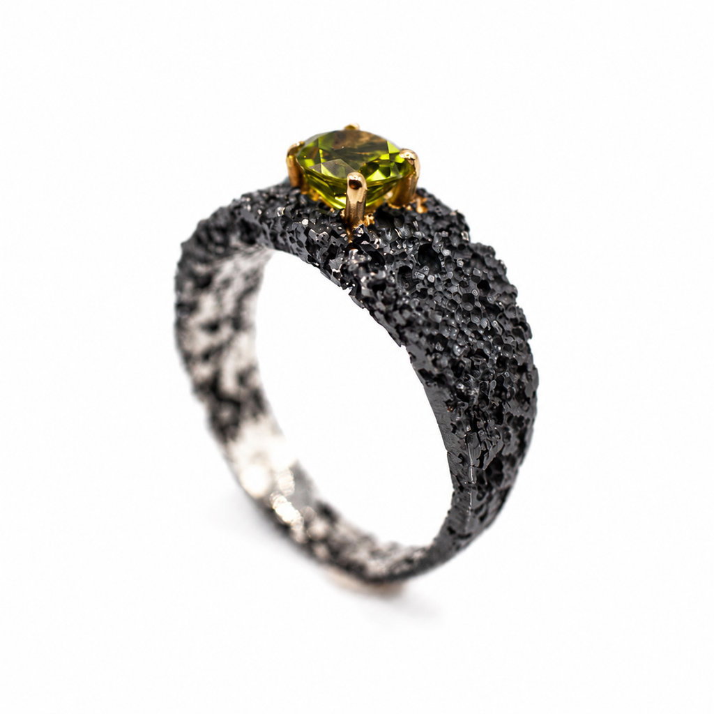 Anillo Olivine Rock