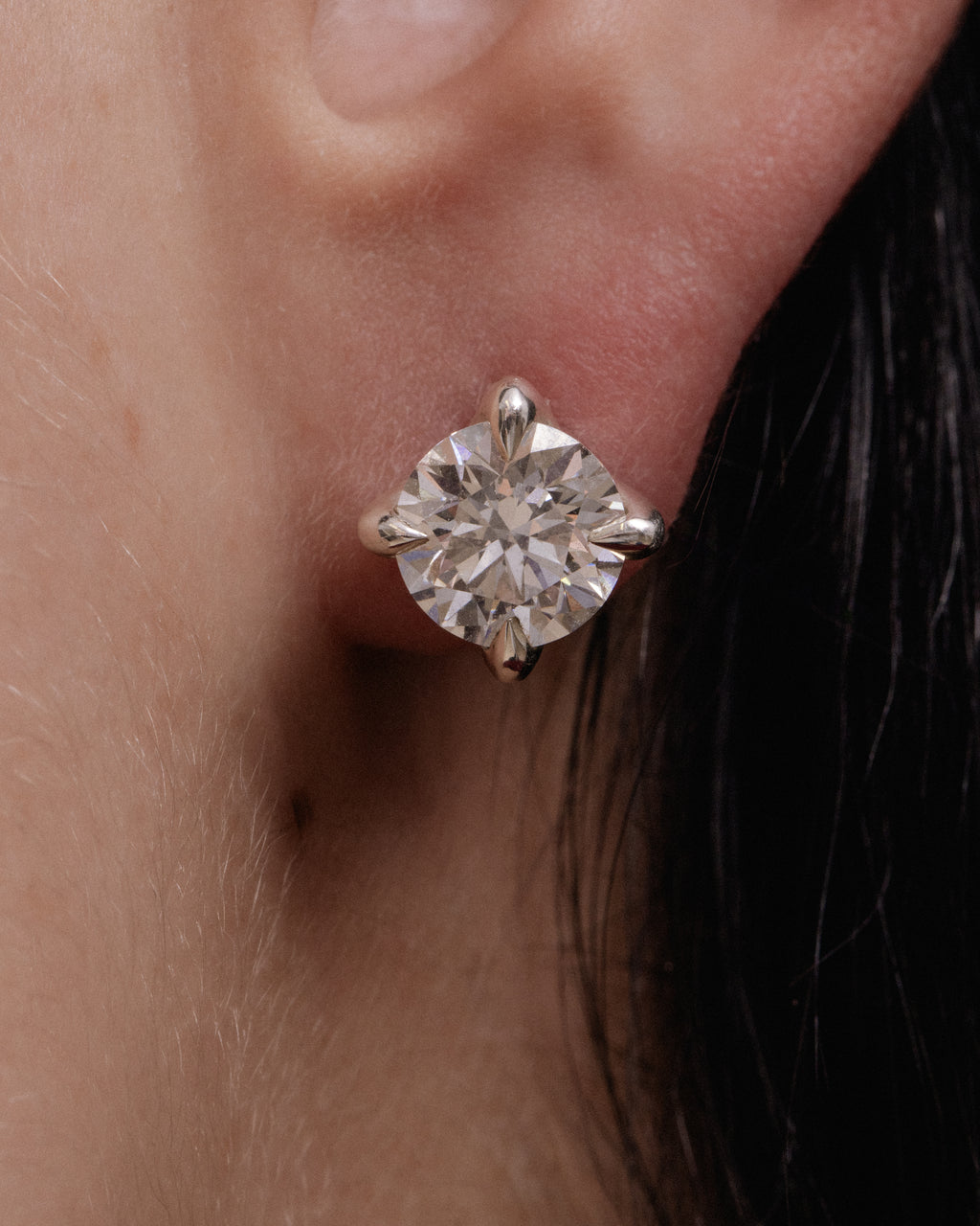 OLD TRICKS LAB DIAMOND STUDS SILVER
