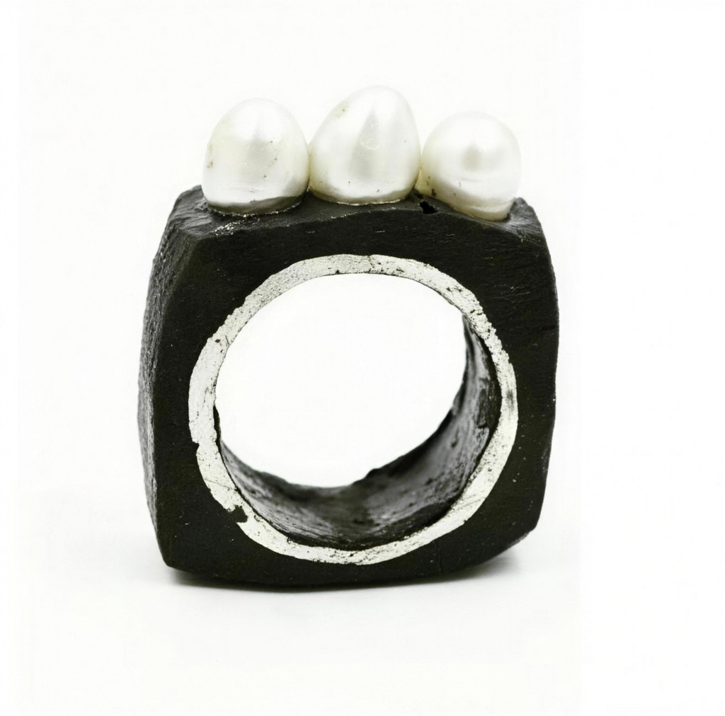 Three Pearls Ring