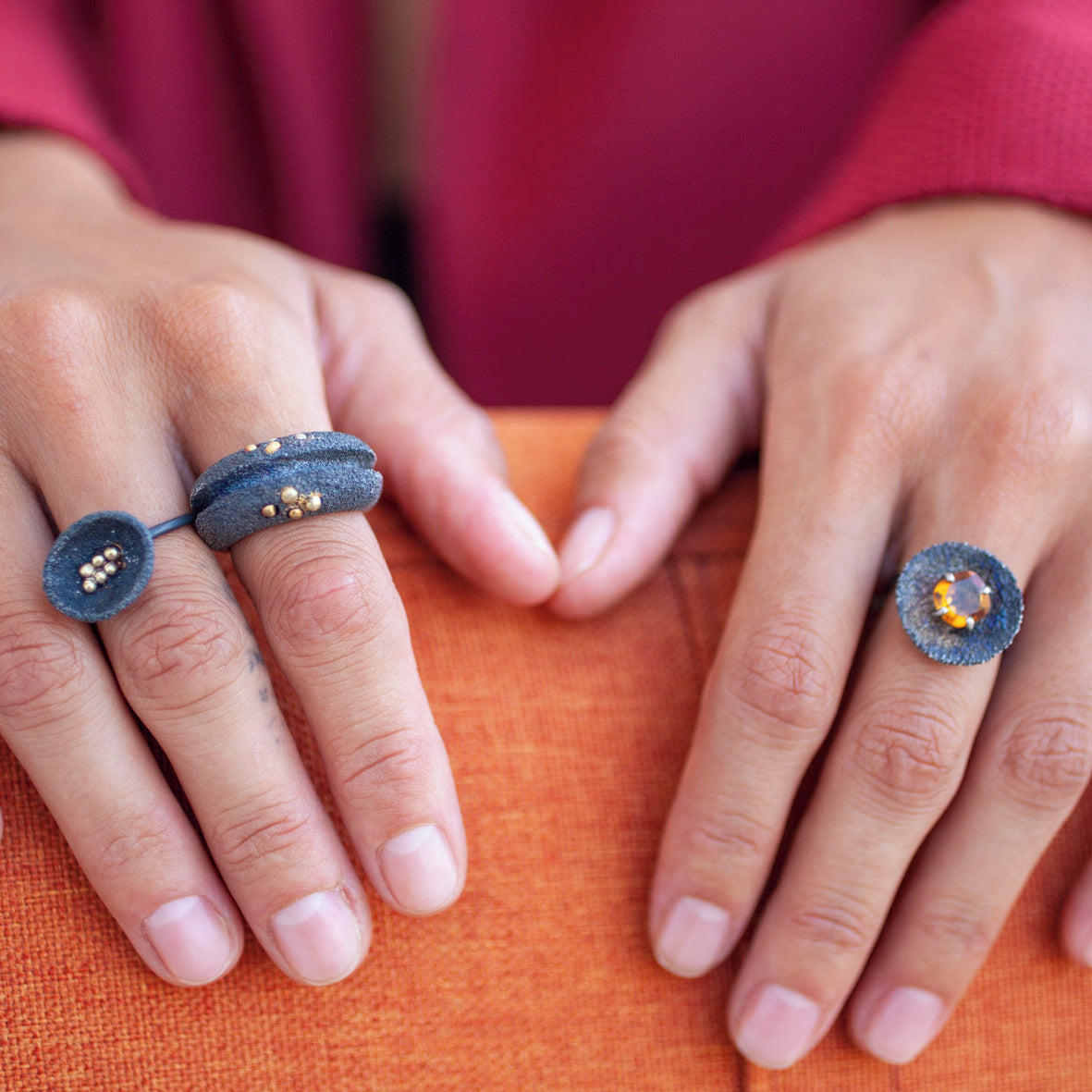 Anillo fino bolitas oro 4