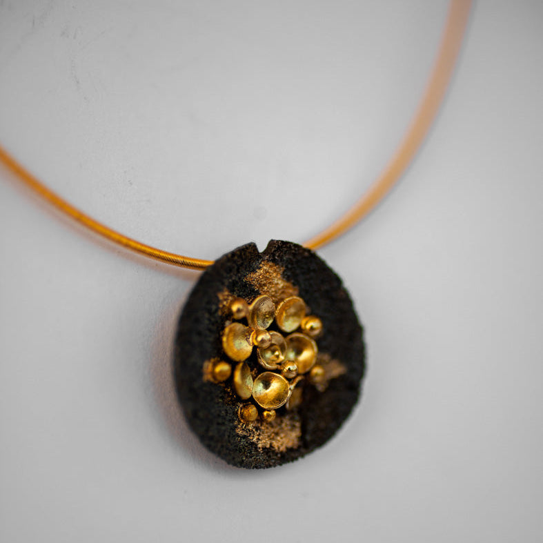 Necklace Gold Liquen