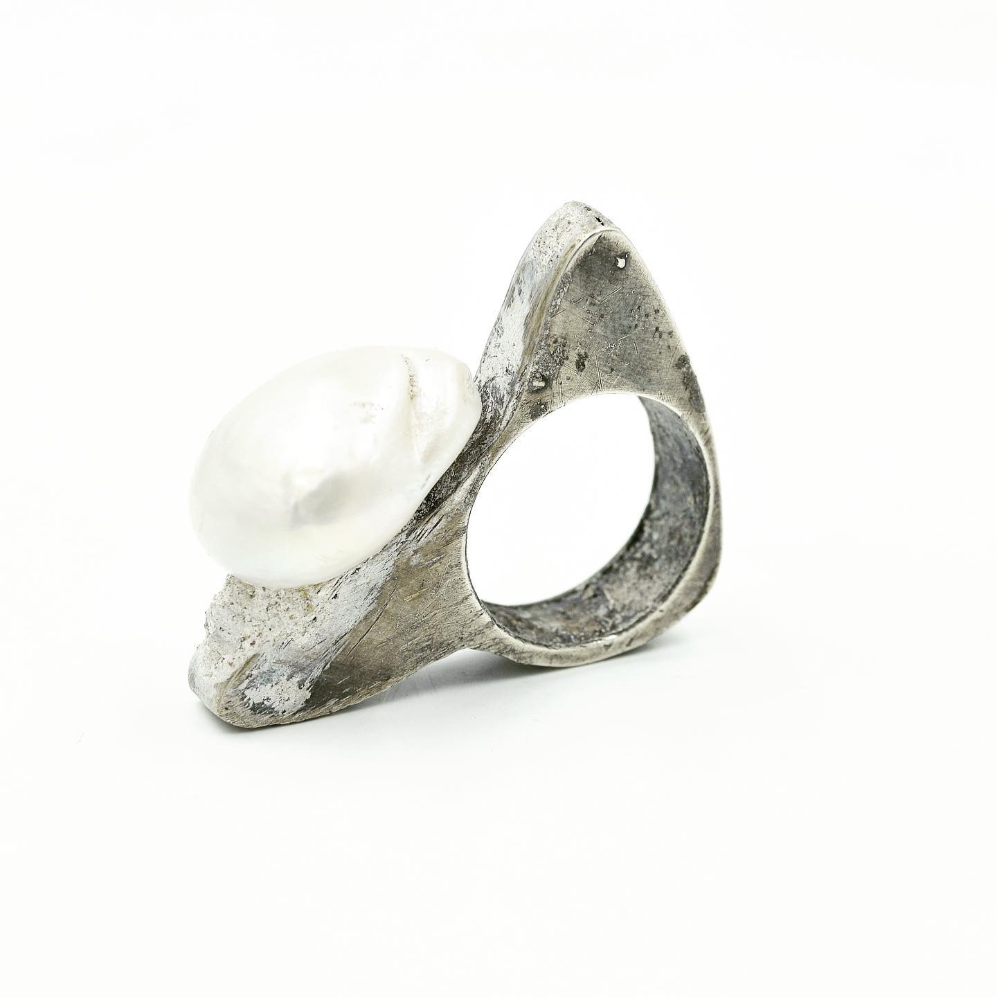 The Baroque Balance Ring