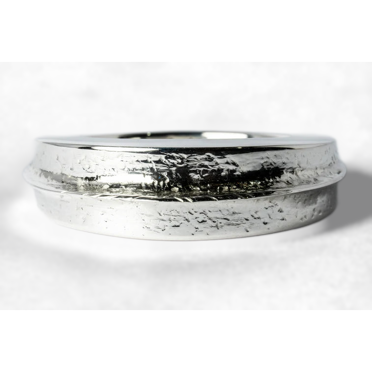 Foldform Crescent Ring