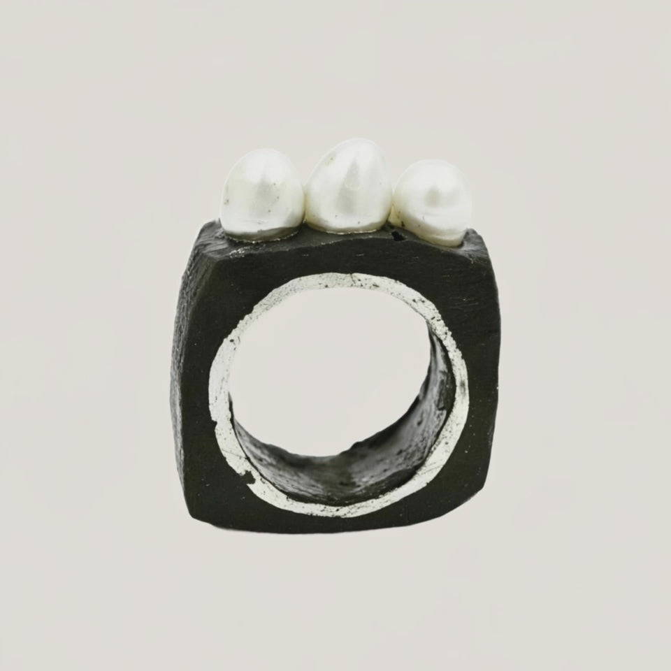 Three Pearls Ring